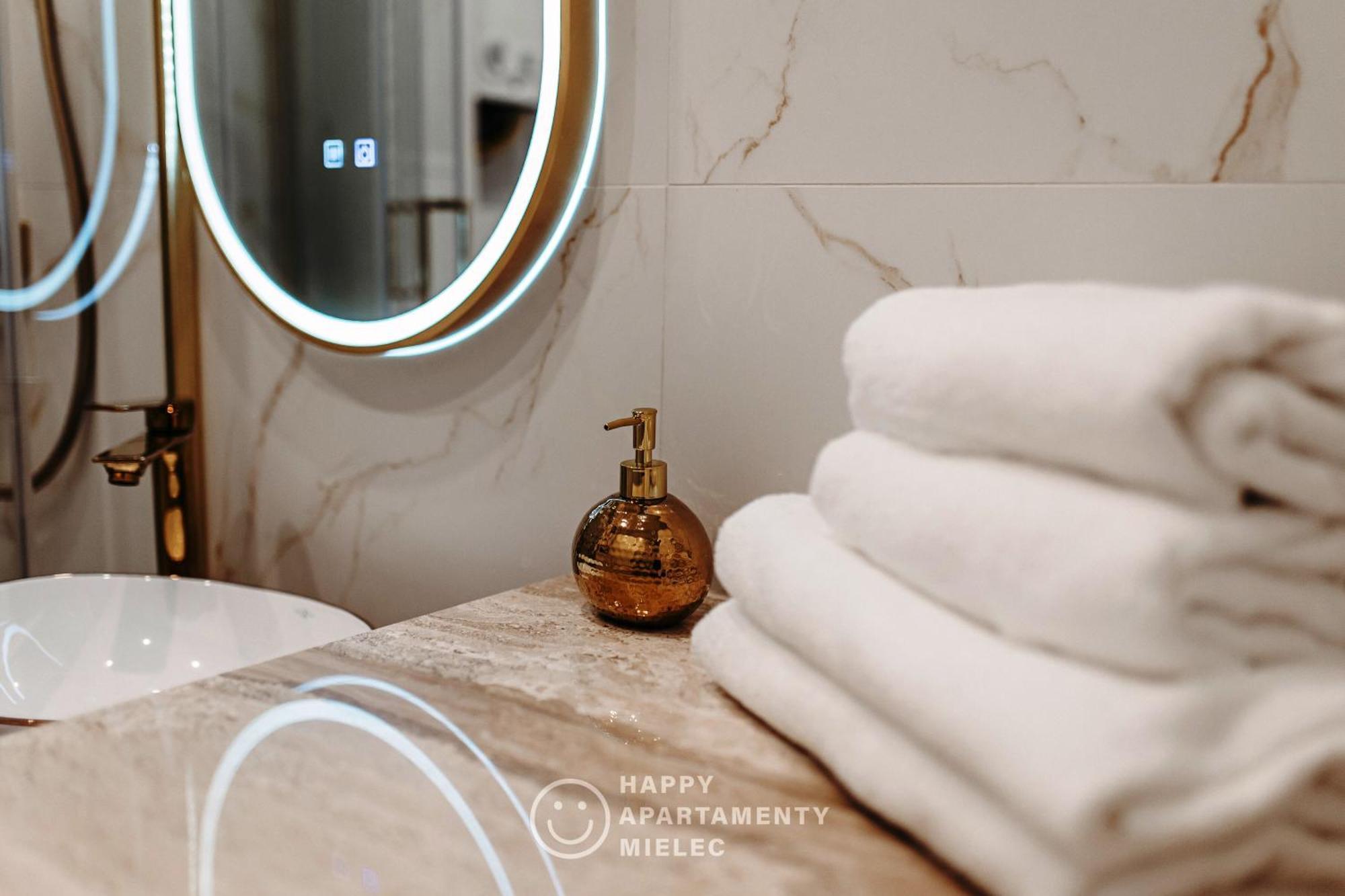 Happy Gold - Apartamentyhappy Pl Mielec Bagian luar foto