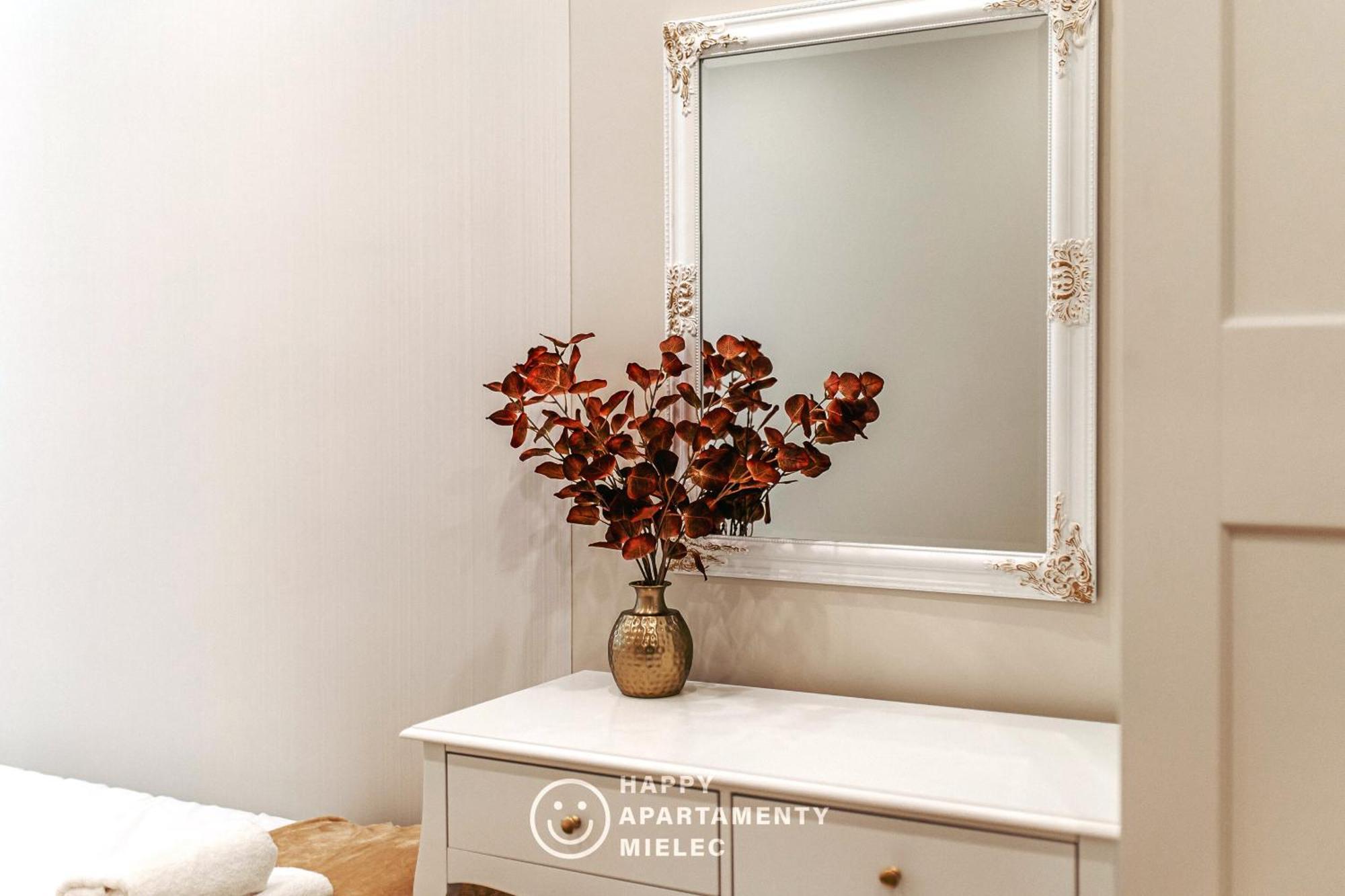 Happy Gold - Apartamentyhappy Pl Mielec Bagian luar foto